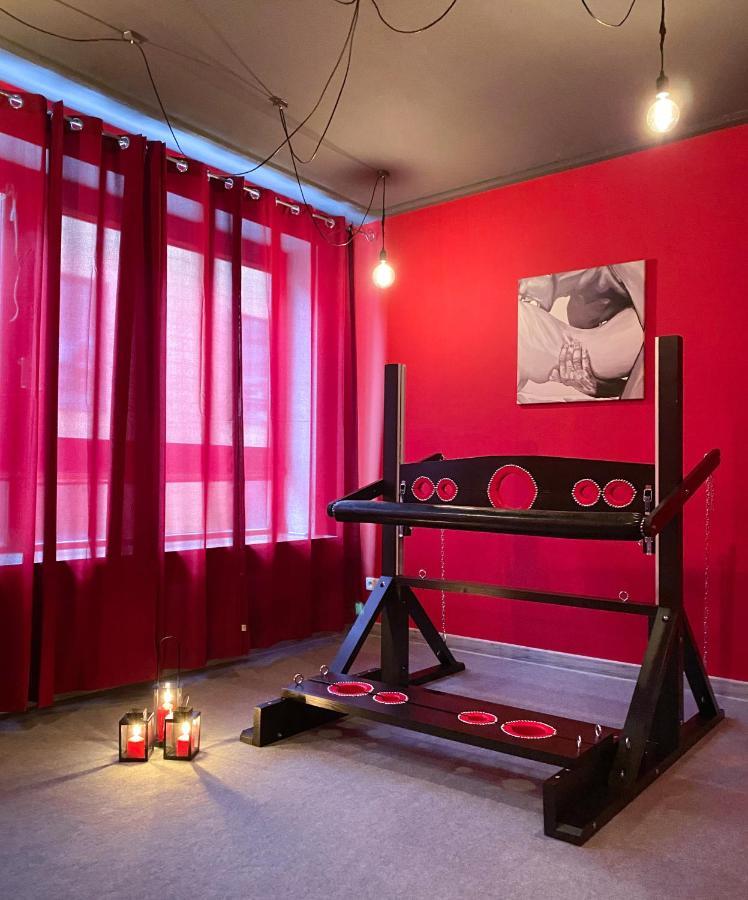 Love In The Heart Of Apartament *